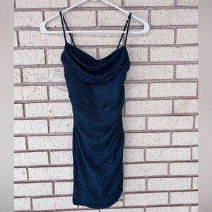 Windsor emerald geeen body-con glitter hoco dress